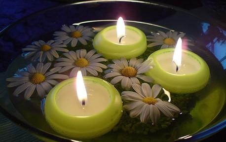 Estas velas decorativas con olor crean ambientes únicos dentro y